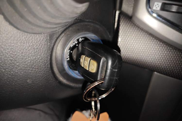 Used Chevrolet Captiva 2011 2.4 AT 7-Seater Luxury Edition
