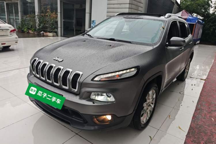 Used Jeep Cherokee 2014 2.4L Luxury Edition Guazi used car, China used car export, Used car for sale, Used  cars, Cheapest cars for sale
