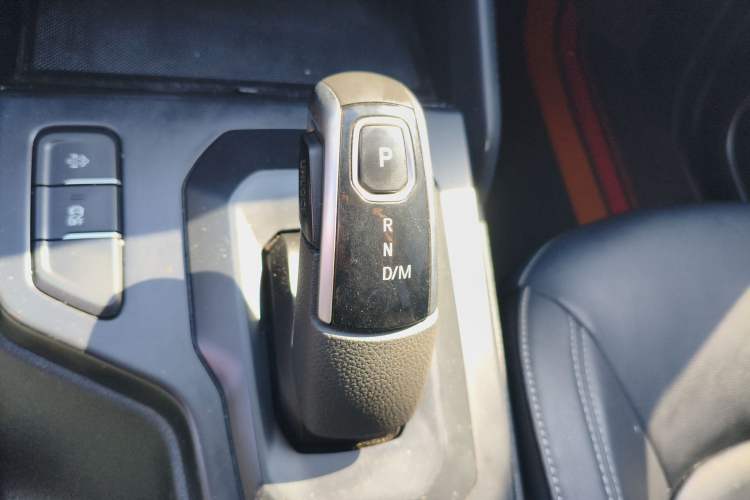 Used JMC Yuhu 7 2023 2.0T Automatic Diesel 4x4 Comfort Version Standard Wheelbase
