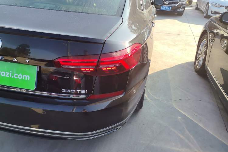 Used Volkswagen Passat 2019 330TSI Luxury Edition China VI Standard