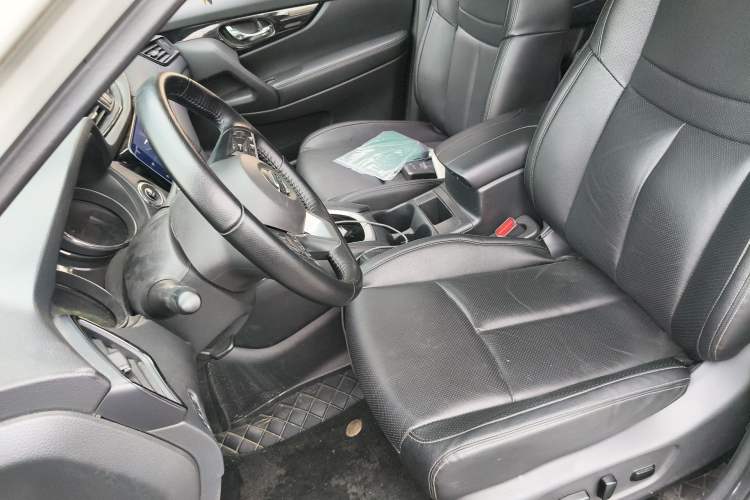 Used Nissan X-Trail 2023 Classic 2.0L Two-Wheel Drive Smart Connect Premium Edition Left Front Seat