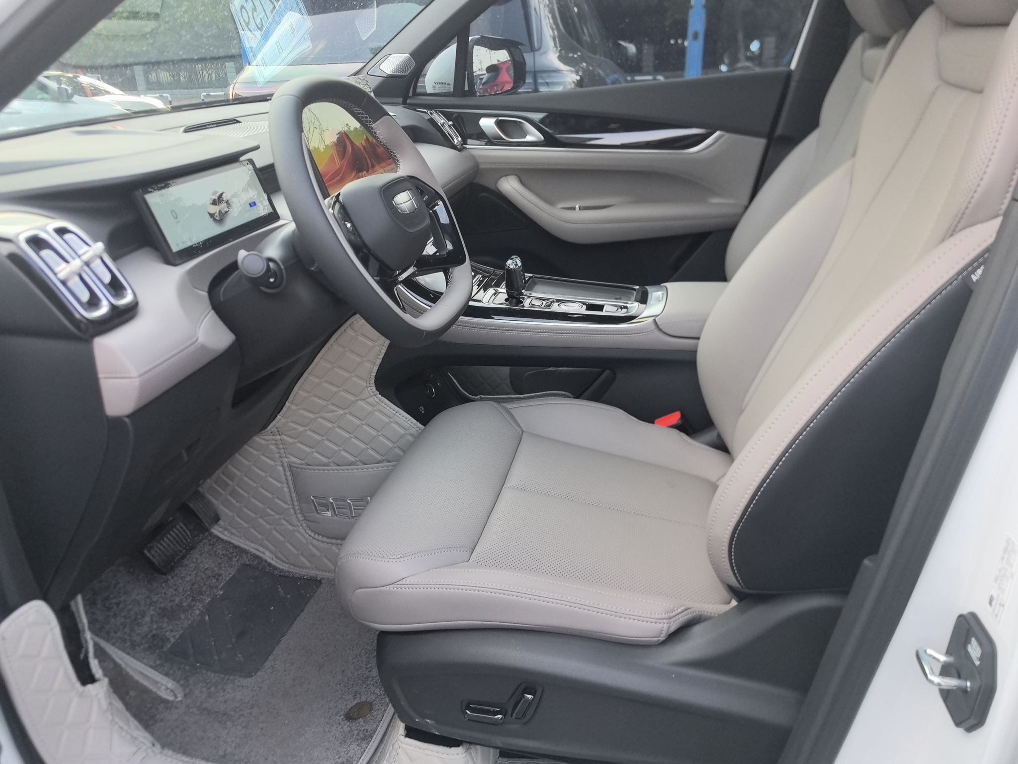 المقاعد الأمامية داخل السيارة