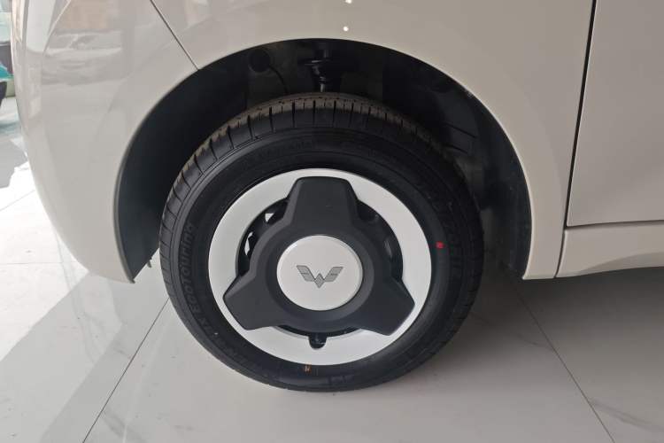 Used Wuling Hongguang MINIEV 2024 3rd Generation 215km Youth Edition Left Front Wheel Hub