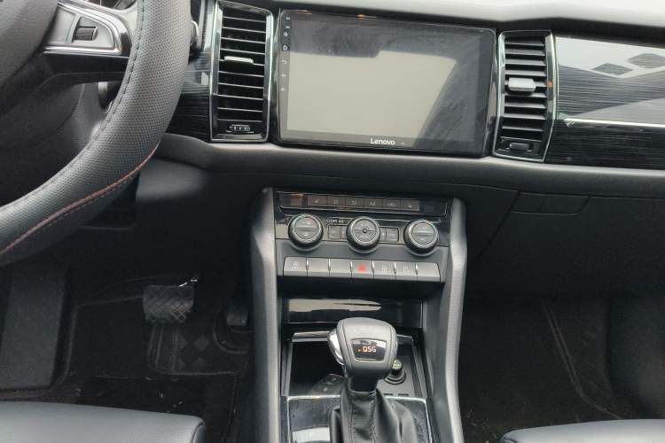 Used Skoda Kodiaq 2018 Facelifted TSI330 5-Seater Two-Wheel-Drive Luxury Enjoyment Edition
