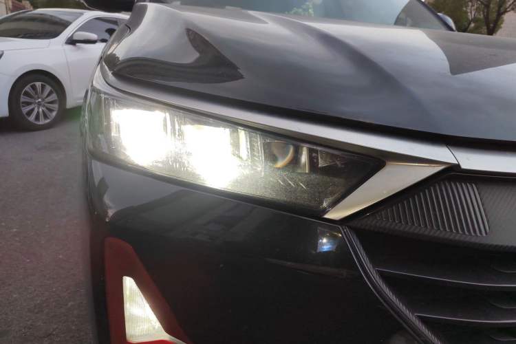 Used Dongfeng Aeolus AX7 2021 PRO 1.6T Automatic Jullang Edition Right Front Headlight