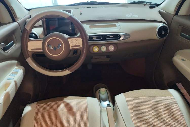 Used Wuling Hongguang MINIEV 2025 Four-Door Version Advanced Edition
