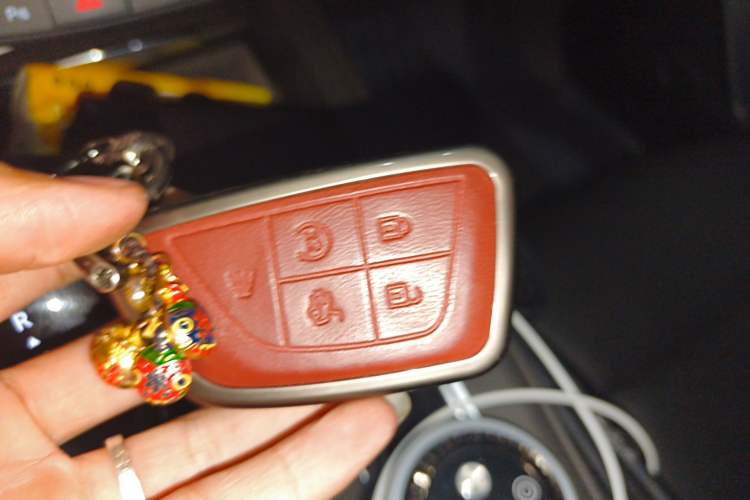 Used Cadillac XT4 2024 28T Two-Wheel-Drive Luxury Version