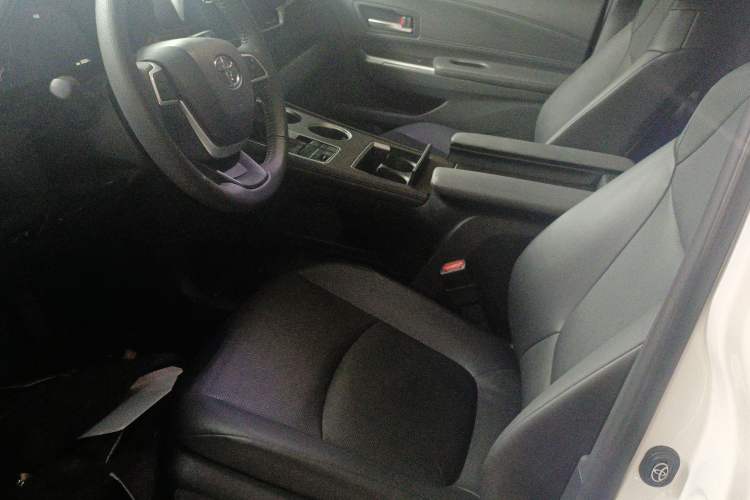 Used Toyota Granvia 2024 2.5L Hybrid Prestige PLUS Four-Wheel Drive Version