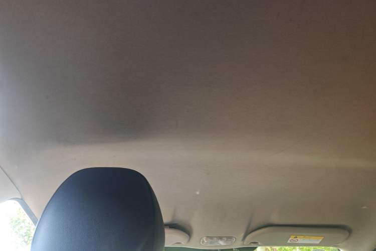 Used Peugeot 301 2014 1.6L Manual Comfort Edition Headliner