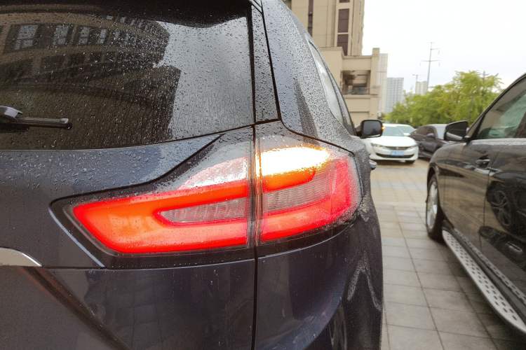 Used Ford Edge 2020 EcoBoost 245 Two-Wheel Drive Titanium 7-Seater
