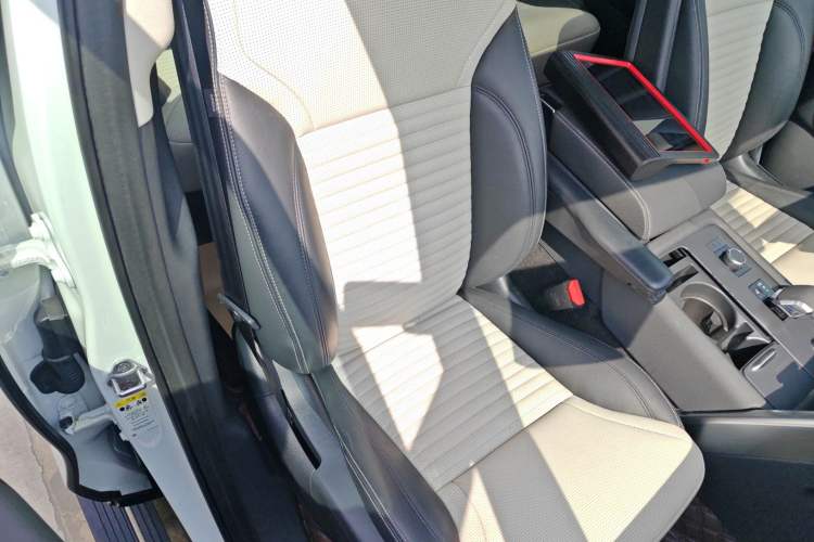 Used Land Rover Discovery 2021 360 PS R-Dynamic S