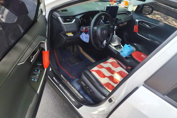 Used Toyota Wildlander 2021 Dual-Engine 2.5L E-CVT Two-Wheel Drive Luxury Edition
