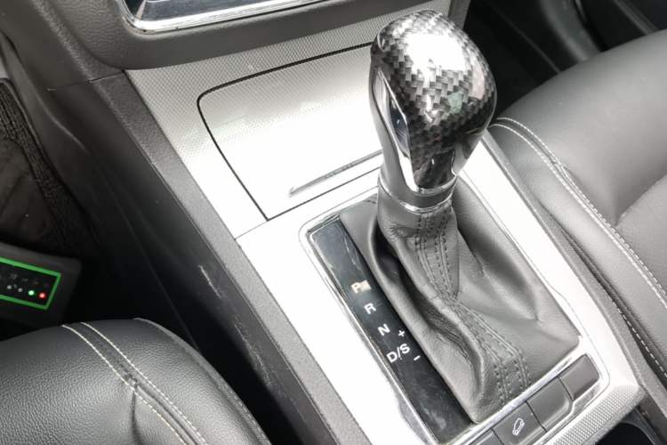 Used Roewe RX5 2019 20T Two-Wheel Drive Automatic 4G Connected Platinum Edition