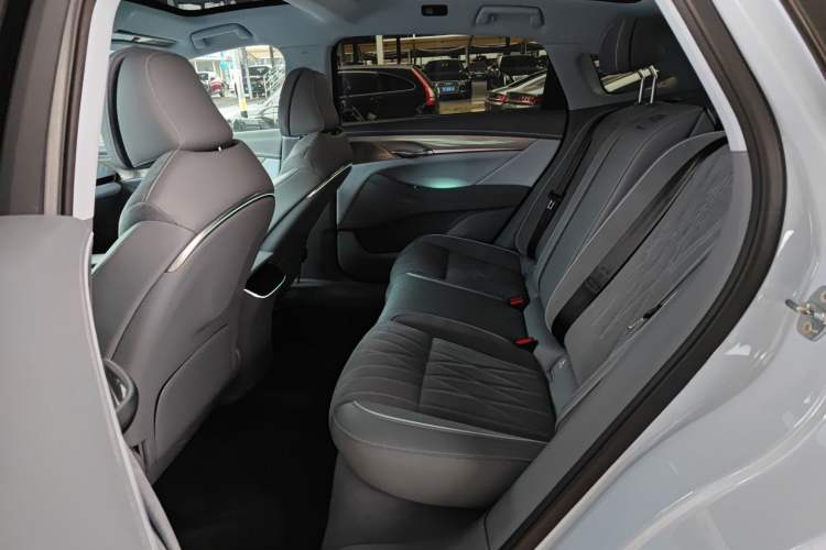 Used VOYAH PASSION 2023 Four-Wheel Drive Flagship Edition
