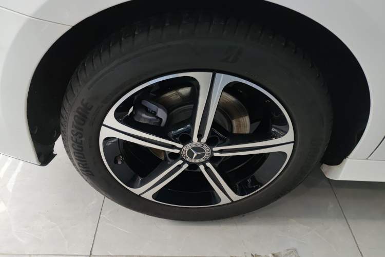 Used Mercedes-Benz A-Class 2022 Revised Version A 200 L Sport Sedan Fashionable Style
