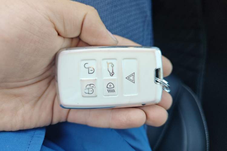 Used Jaguar XFL 2022 XFL 2.0T P250 Two-Wheel-Drive Elite Sport Edition Vehicle Key