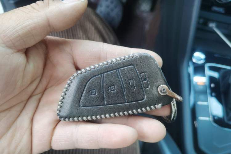 Used Volkswagen Tiguan L 2017 330TSI Automatic Two-Wheel Drive Luxury Edition Vehicle Key