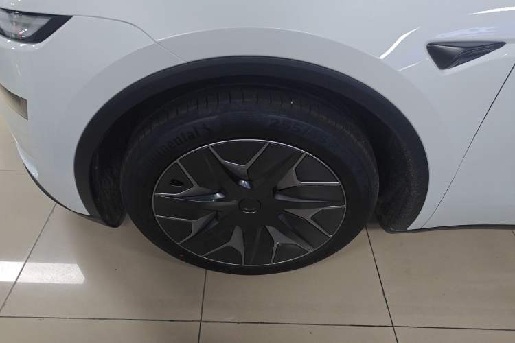 Used Tesla Model Y L 2025 Model Long-Range All-Wheel-Drive Version