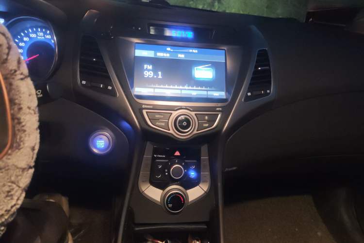 Used Hyundai Elantra (5th Generation / Langdong) 2016 1.6L Manual Luxury Model Audio And AC Panel