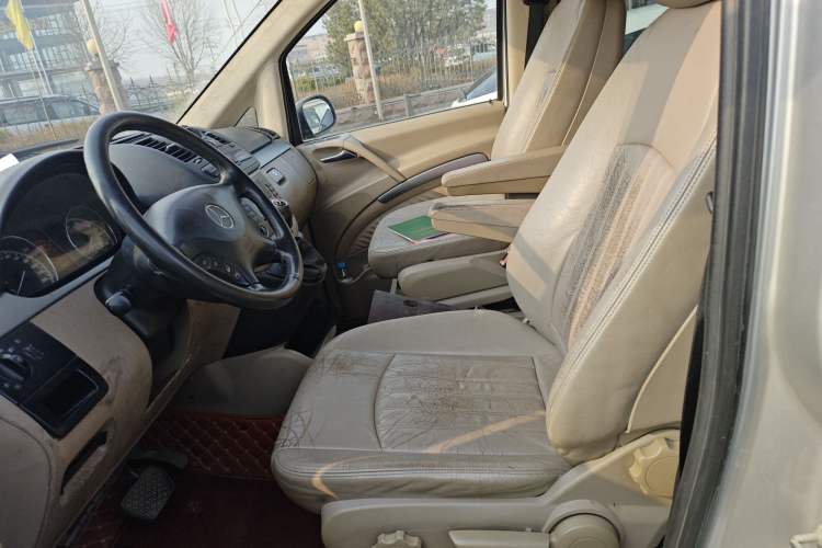 Used Mercedes-Benz Viano 2010 2.5L Luxury Edition