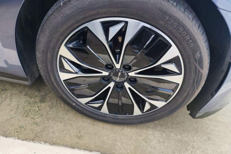 Used BYD Seal 2023 Champion Edition 550km Elite Model Right Front Wheel Hub