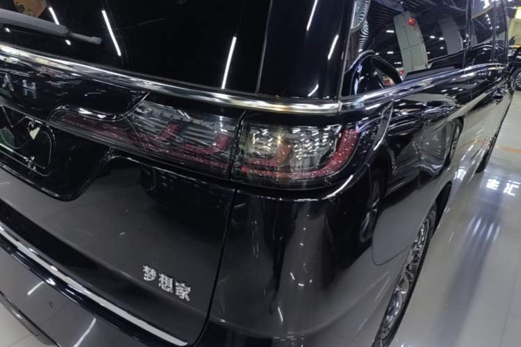 Used VOYAH Dream 2024 PHEV Ultra-Long Range Flagship Edition
