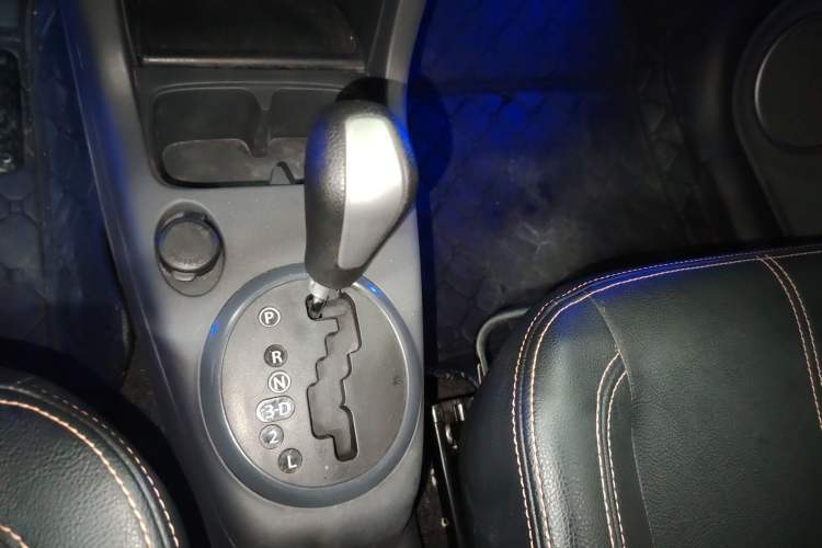 Used Suzuki Swift 2014 1.5L Automatic Fashion Edition Gear Lever