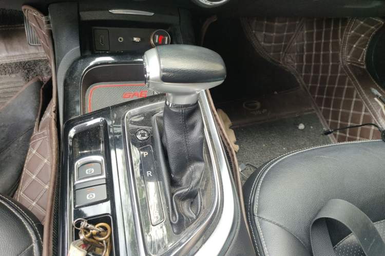 Used GAC Trumpchi GA6 2015 1.8T DCT Luxury Navigation Model Gear Lever