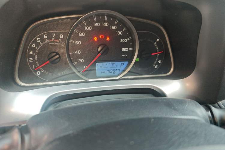 Used Toyota RAV4 2018 2.0L CVT Two-Wheel Drive Fashion X Edition Odometer Close Up