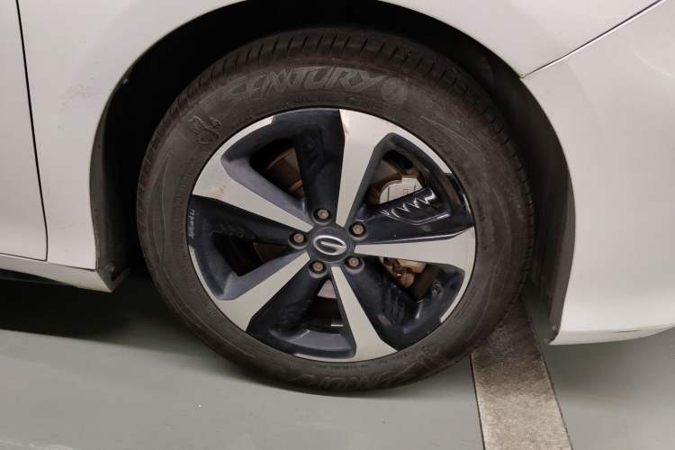 Used GAC Group Toyota iA5 2021 Leading Edition Right Front Wheel Hub