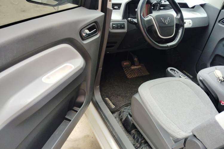 Used Wuling Hongguang MINIEV 2022 Macaron Premium Model – Lithium Iron Phosphate
