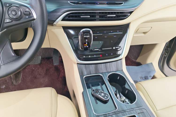 Used Buick GL8 2023 ES Lu Zun Deluxe Model
