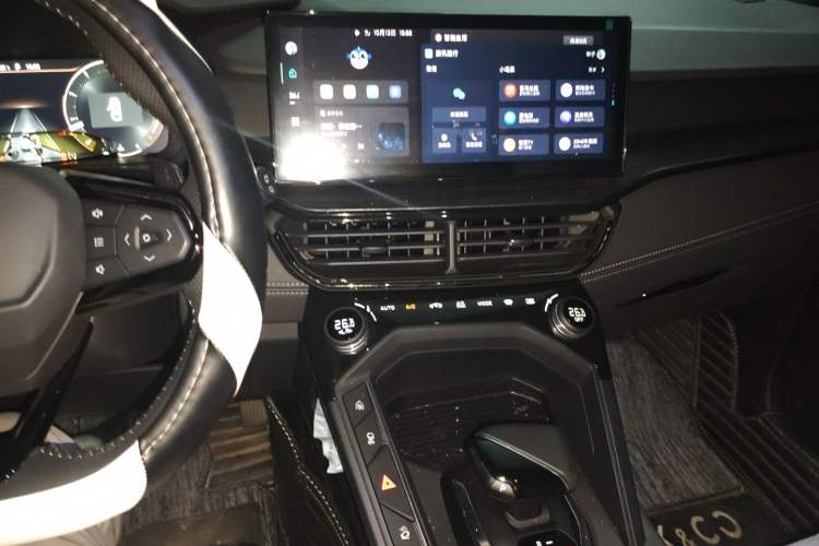 Used Lynk & Co 06 2023 Remix 1.5T JinPro
