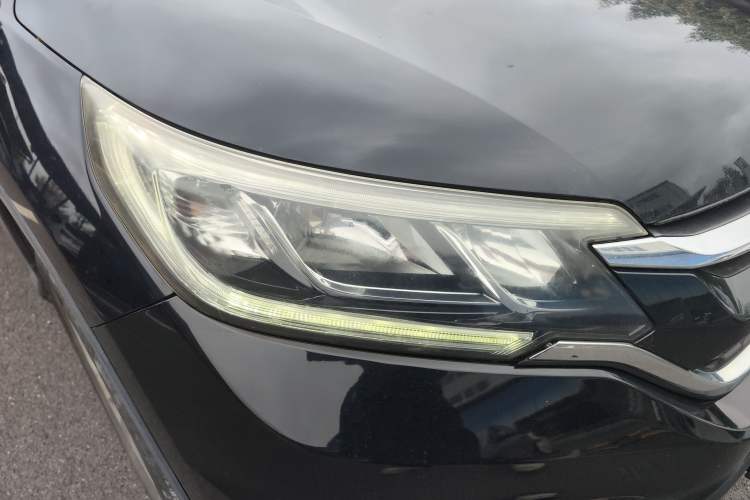Used Honda CR-V 2016 2.0L two-wheel drive Urban Edition Right Front Headlight