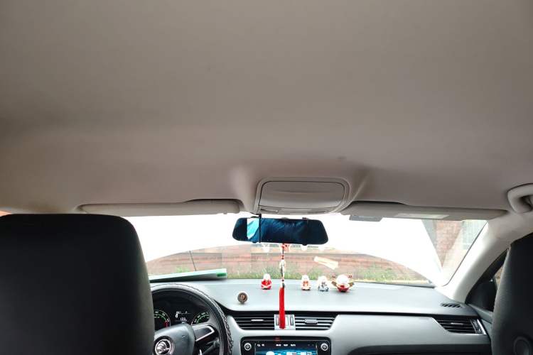 Used Skoda Octavia 2018 TSI230 DSG Comfort Edition Headliner