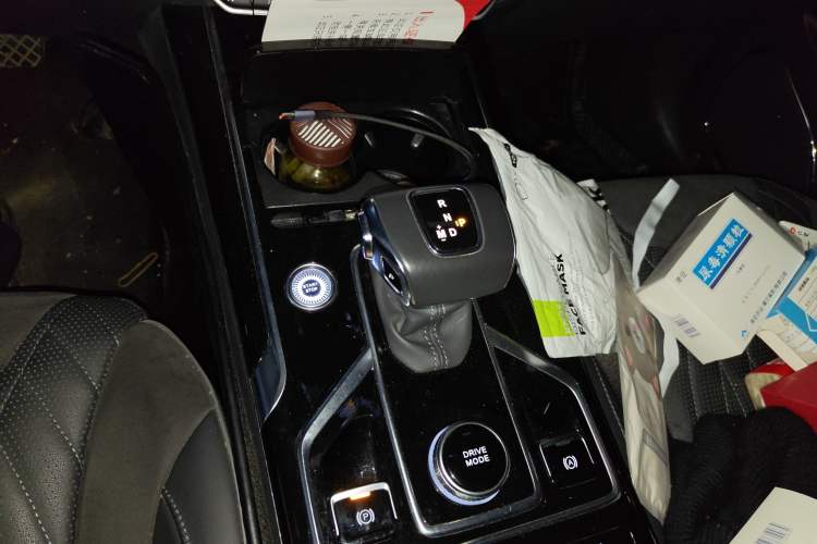 Used Hongqi HS5 2022 Revised Version 2.0T Smart Connect Flagship Edition
