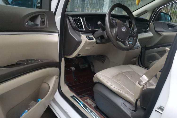 Used Buick GL8 2013 3.0L XT Luxury Business Flagship Edition Driver Seat