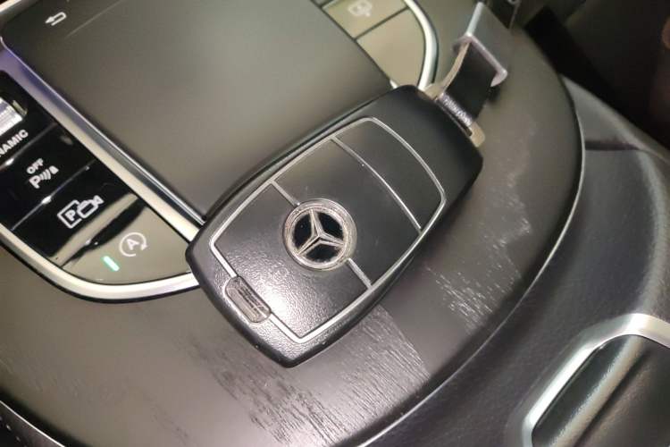 Used Mercedes-Benz E-Class 2020 Restyled E 300 L Sport Exclusive Edition Interior 1