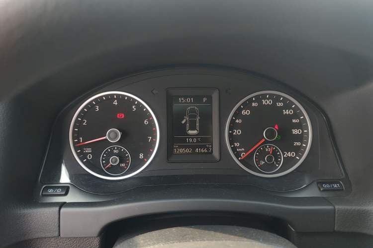 Used Volkswagen Tiguan 2015 1.8TSI Automatic Two-Wheel Drive Trend Edition Instrument Cluster