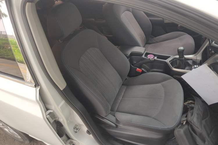 Used Venucia T70 2016 1.6L Manual Ruixing Edition
