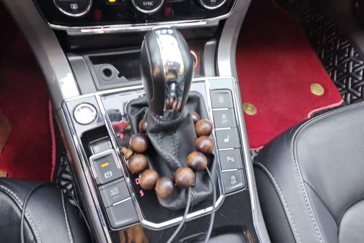 Used Volkswagen Passat 2017 330TSI DSG Luxury Edition Gear Lever