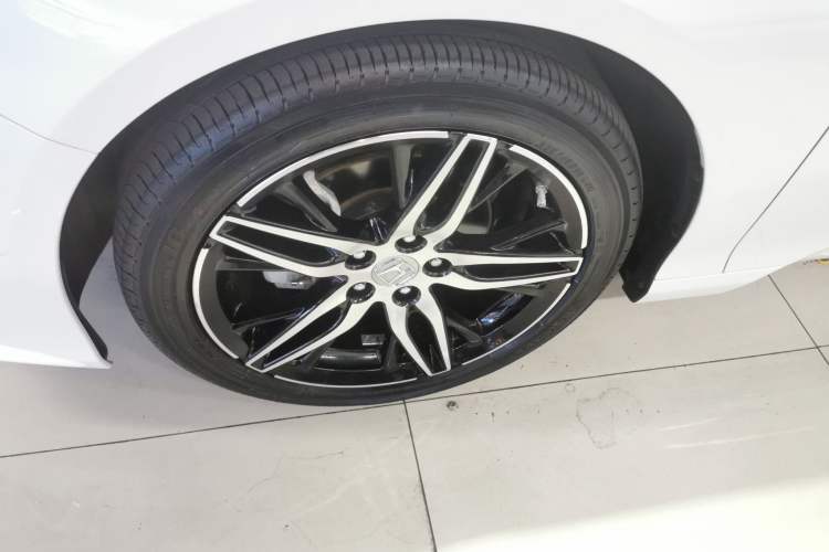 Used Honda Accord 2022 260TURBO Phantom Night · Prestige Edition Left Front Wheel Hub