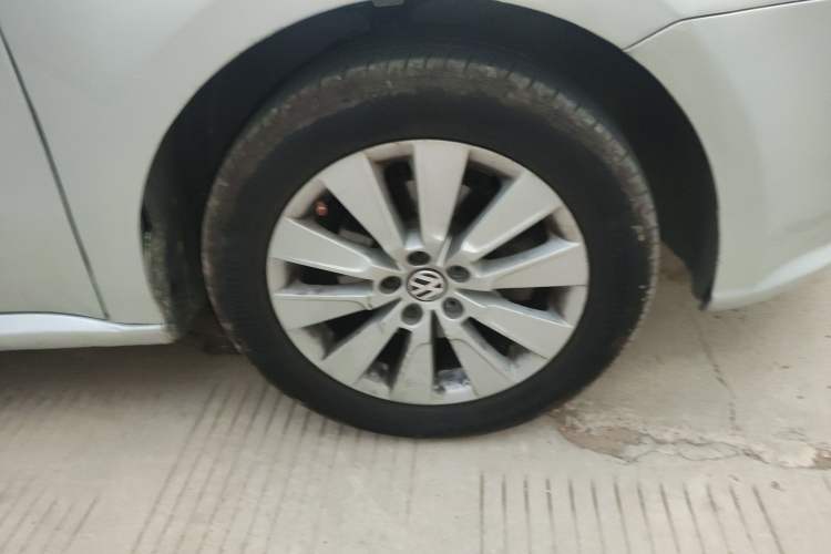 Used Volkswagen Lavida 2014 1.6L Automatic Sport Edition
