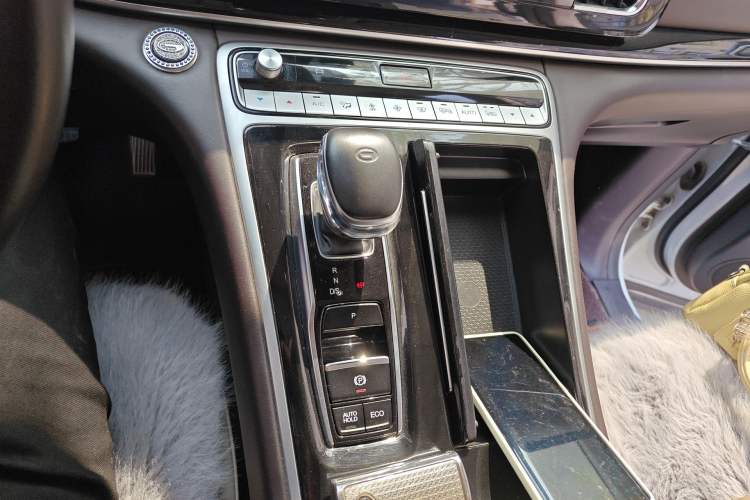 Used GAC Trumpchi M8 2021 Master Series 390T Ultimate Edition Gear Lever