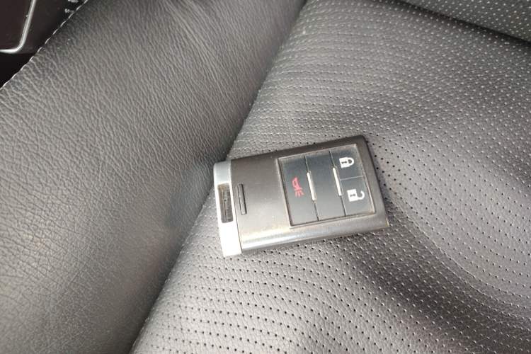 Used Chevrolet Captiva 2015 2.4L 4x4 Flagship Edition 7-Seater