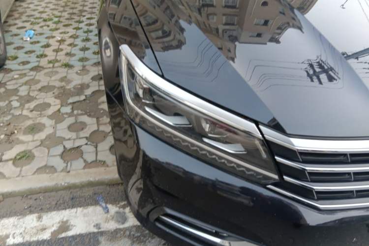 Used Volkswagen Passat 2017 1.8TSI DSG Government Procurement Version (CEA Engine) Right Front Headlight