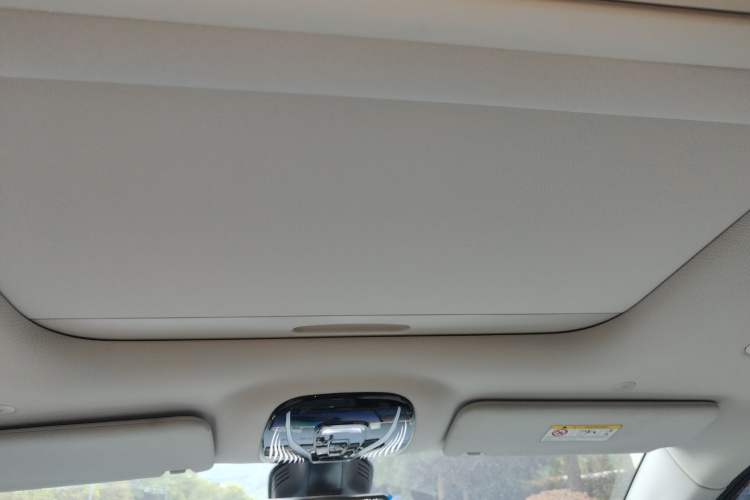 Used VOYAH Dream 2025 PHEV Four-Wheel Drive Prestige Kunpeng Edition
