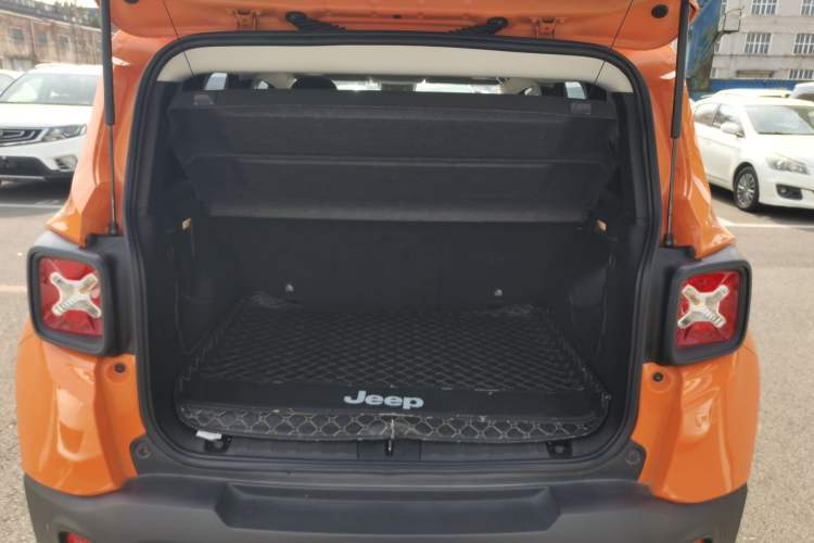 Used Jeep Renegade 2017 180TS Automatic Four-Wheel Drive Superior Edition
