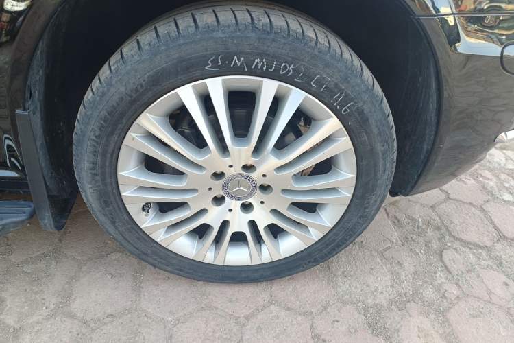 Used Mercedes-Benz Viano 2013 3.5L Haoci version Right Front Wheel Hub