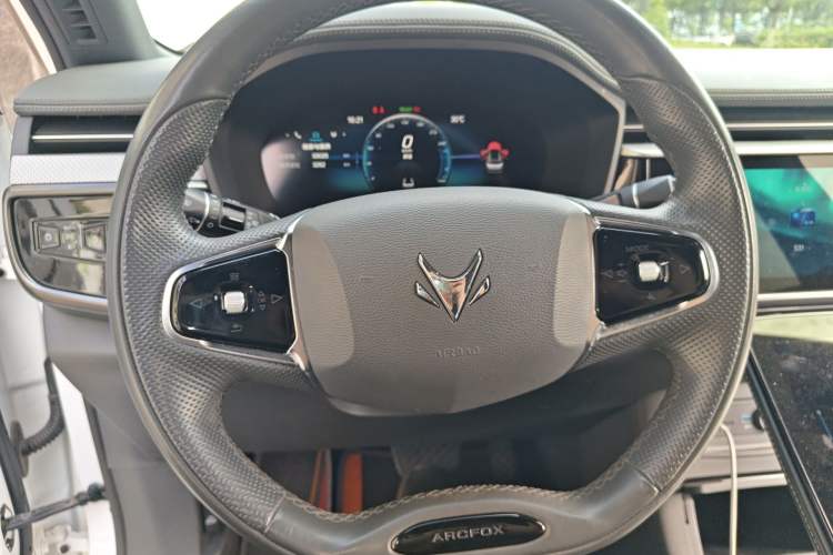 Used ARCFOX Alpha T 2022 653S+ 160kW Steering Wheel